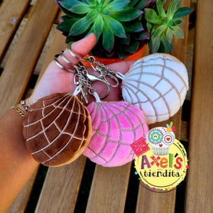 Conchita Keychain - Pan Dulce Plushie Keychain - Plush Pan Dulce - Concha Keychain