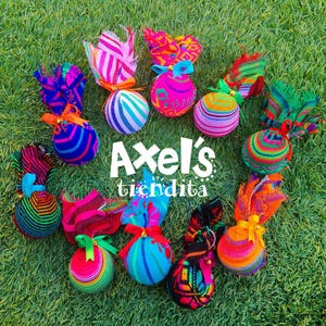 Adorno navideño hecho a mano con tela Cambaya – Decoración navideña mexicana