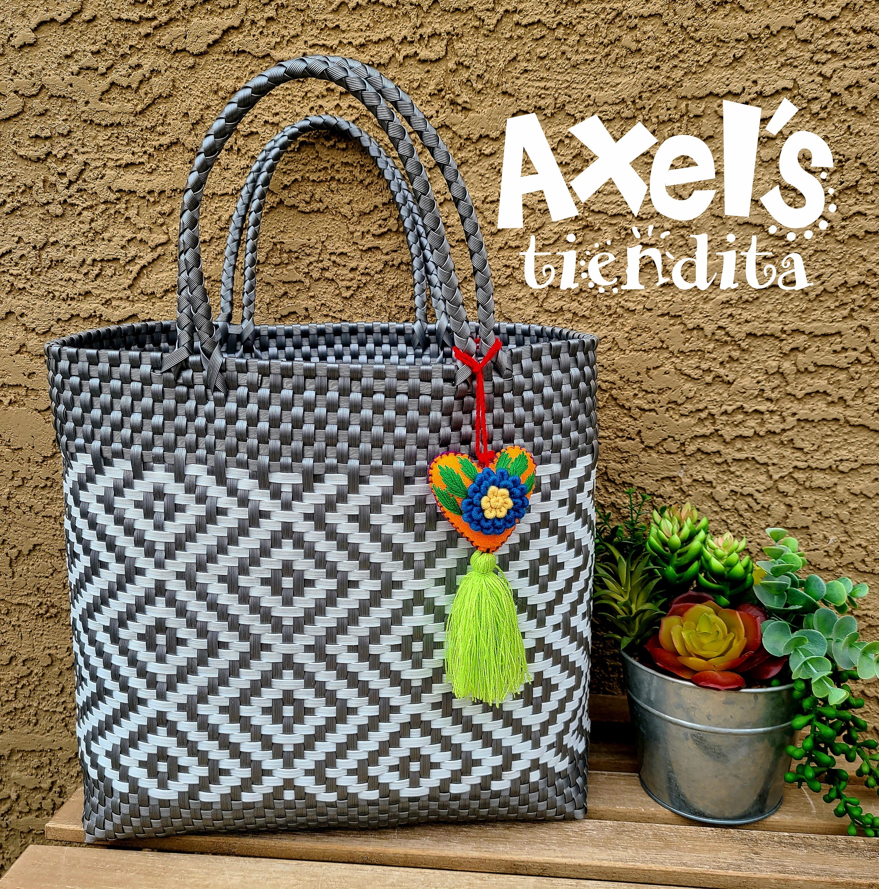 Large plastic tote bags outlet