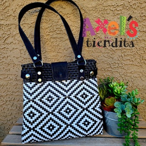 Recycled Plastic Handbag - Mexican Bag - Craft Bag - Bolsa de Plástico Reciclado - Mexican Tote - Eco-Friendly Handwoven Mexican Bag