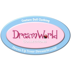 K&ouml;nnte beinhalten: Ein ovales Logo in Rosa und Blau mit dem Text "Couture Doll Clothing DreamWorld Collections Dress Up Your DreamWorld!" Das Logo zeigt einen Marienk&auml;fer.