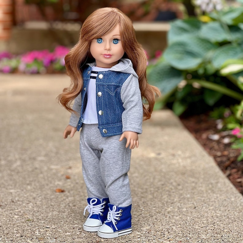 Tomboy -4 Piece 18 Inch Doll Outfit – Jeans Jacket, Sweatpants, T-Shirt and Boots bild 3