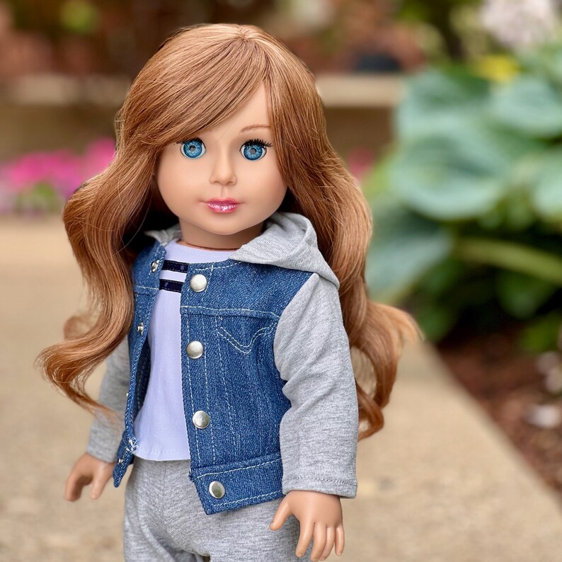 Tomboy -4 Piece 18 Inch Doll Outfit – Jeans Jacket, Sweatpants, T-Shirt and Boots bild 4