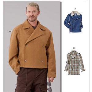 Puede incluir: Patrón de costura McCall's M8638 con una chaqueta cruzada marrón claro. El patrón incluye ilustraciones de una chaqueta vaquera con cuello blanco y una chaqueta a cuadros. El texto "Designed and printed in USA" es visible.