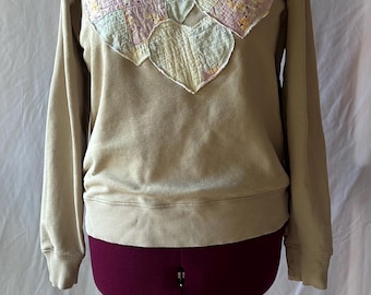 Vintage Quilt Heart  Patchwork Appliquéd Crewneck Sweatshirt