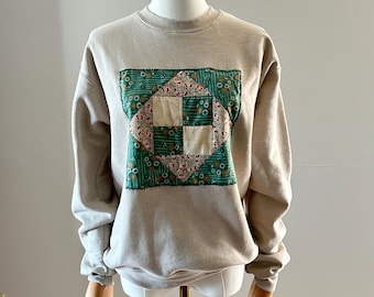Antique Quilt Green Square  Patchwork Appliquéd Crewneck Sweatshirt