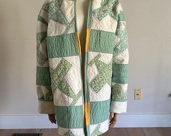 Vintage Quilt Hooded Jacket - Cottage Coat