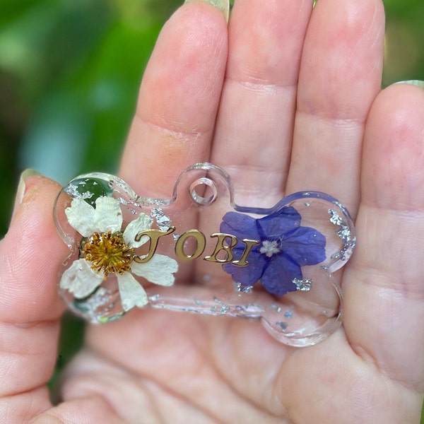 Custom Birth Flower Pet Tag Dog Name Tag Personalized for Girl Dog Forget Me Not Flower Dog Tag Resin Cute Pet Collar Charm Mothers day gift