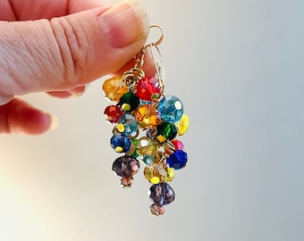 Lindos pendientes de racimo de cristales hechos a mano con joyas navideñas, colgantes coloridos de arcoíris para dama de honor, pendientes de orgullo, el mejor regalo para ella