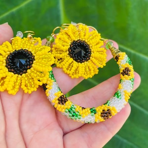 Sunflower bracelet, Seed bead bracelet bridal, flower bracelets for women, Ukraine sunflower, floral bracelet for girls, Ukrainian seller