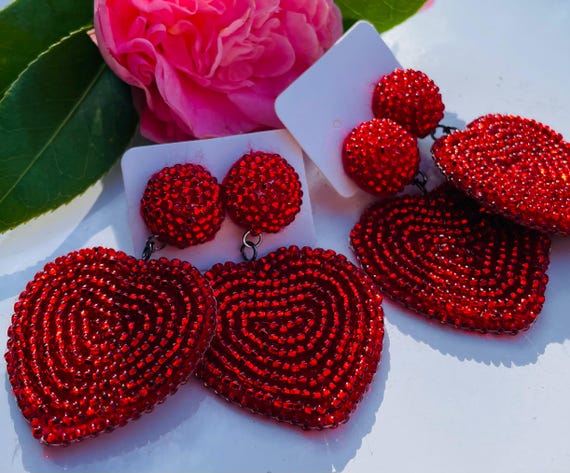Orecchini rossi o rosa per San Valentino. Orecchini a forma di cuore in argento sterling con filo avvolto. Gioielli per San Valentino. Gioielli regalo di San Valentino per lei. - Italia
