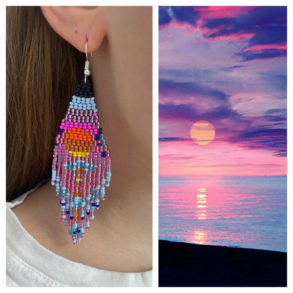 Pink Sunset longue frange Boucles d’oreilles pendantes lustre Boucles d’oreilles en perles de rocaille Boucles d’oreilles en perles artistiques Perles de rocaille Boho boucle d’oreille Sky Landscape Sea