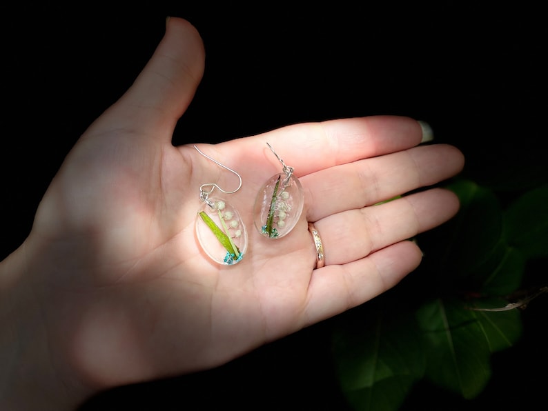Boucles D'Oreilles Pendantes Muguet - Alliage Doré - 2x1 Cm - Élégantes Pour Toutes Occasions