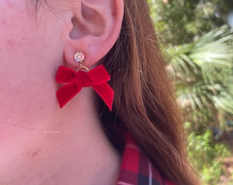 Pendientes navideños rojos Pendientes con lazo de terciopelo rojo o verde esmeralda Lindos regalos navideños para compañeros de trabajo, amigos, maestros Joyas navideñas