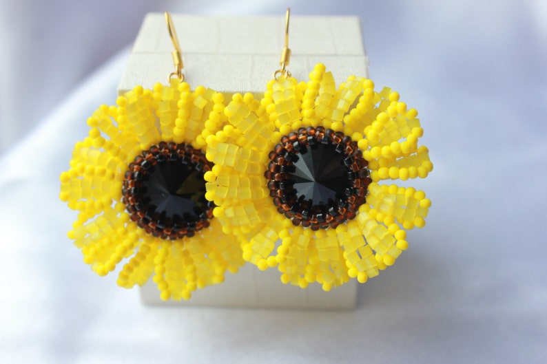 Sunflower Necklace for women, sunflower crochet bracelet handmade, beaded Necklaces for her, sunflower jewelry set, best friend gifts image 4