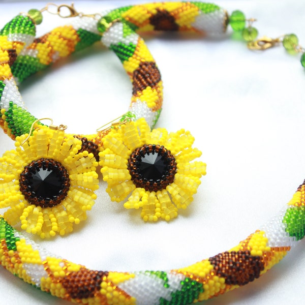 Ukrainian national flower Sunflower Necklace for women, handmade, Crochet Necklace for her mom, Ukrainian jewelry bracelet, Ukraine seller
