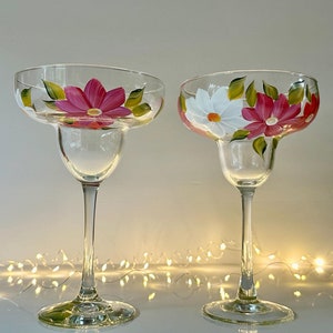 One painted margarita glass colorful daisies 21st birthday gift for her, summer cocktail glass, margarita lover gift, mother of groom glass