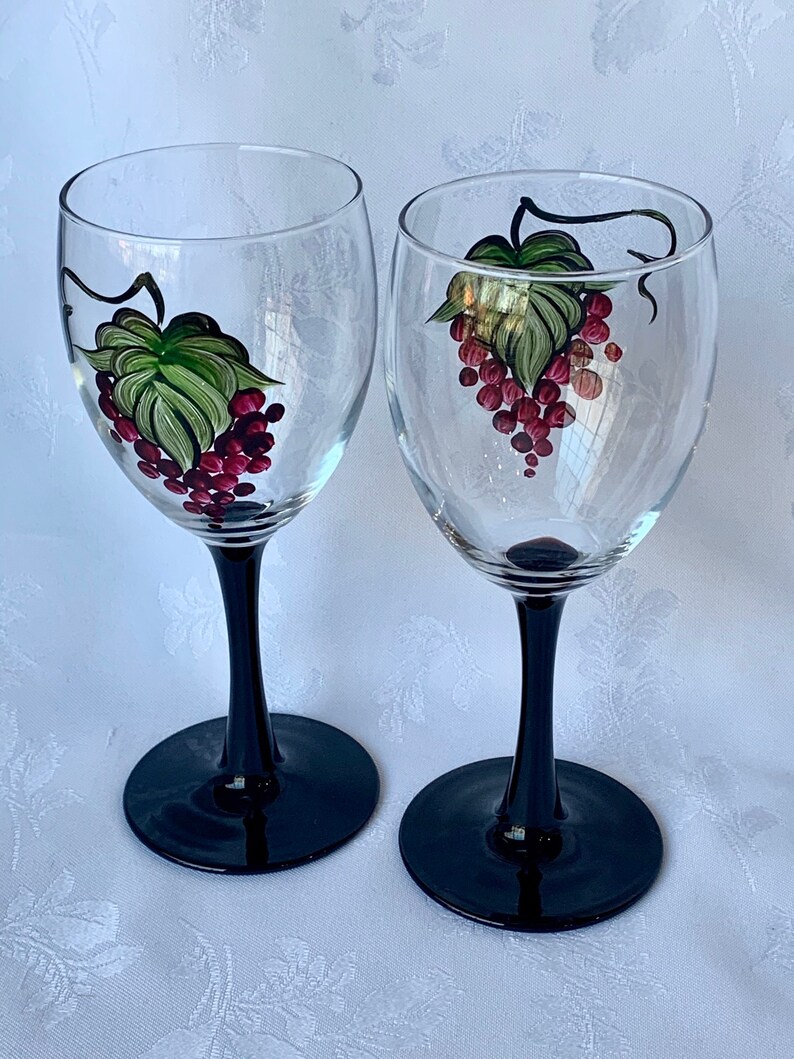 painted grapes wine lover gift wedding wine glass Father\u2019s Day gift wine goblet Painted wine glasses grapes glasses groomsmen gift