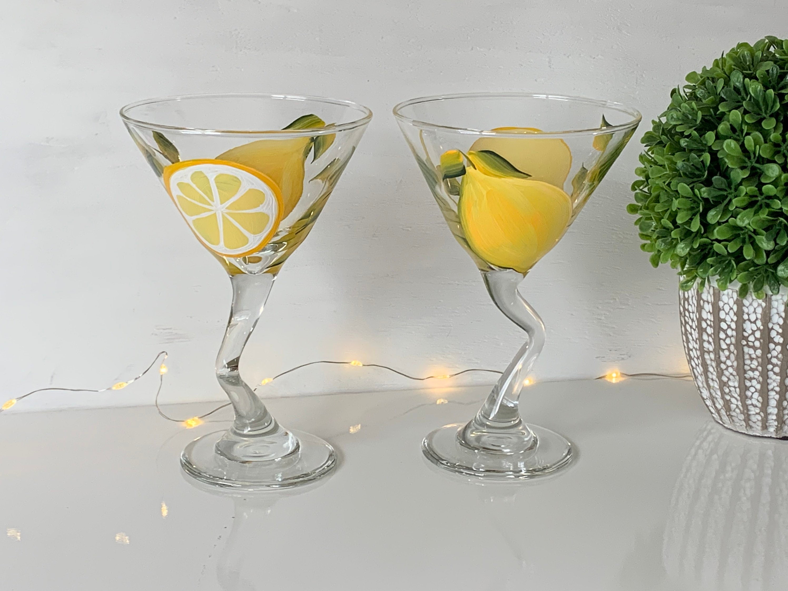 One painted martini lemons cocktail glass limoncello - Etsy België
