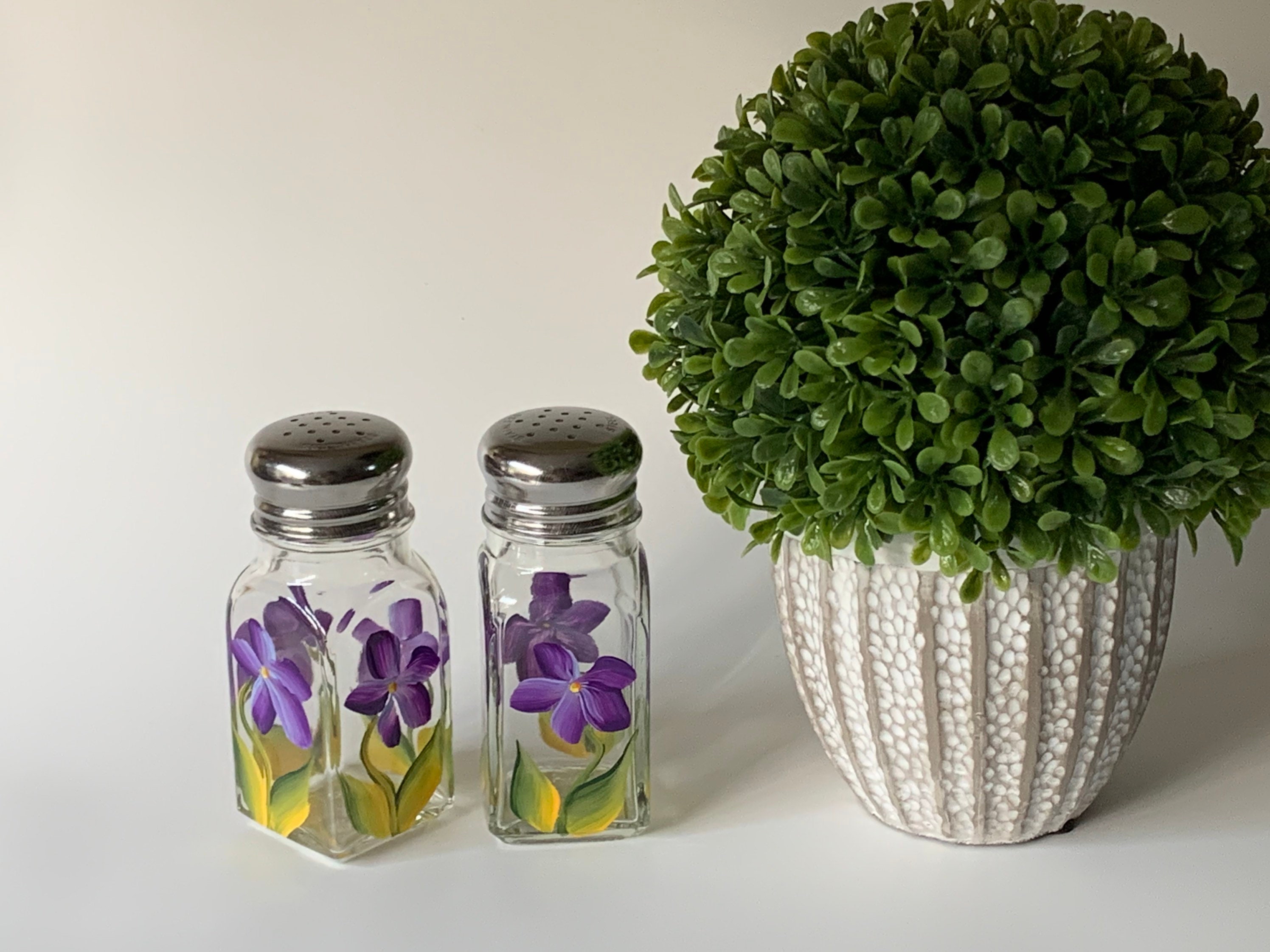 Painted Salt and Pepper Shakers With Violets, Shaker Set, Glass Shakers, Purple  Shakers, Birthday Gifts, Sister in Law Gift, Godmother Gift - Etsy, image size:2992x2244