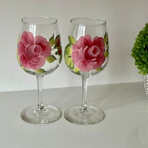 Painted wine glasses set of 2, wedding wine goblet, whimsical roses white wine glass, 21st birthday gift for her, social worker gift basket