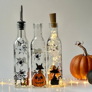 Halloween soap dispenser spooky oil bottle, Halloween spider dish soap dispenser, black cat ghost spiderweb pumpkin glass bottle spooky gift