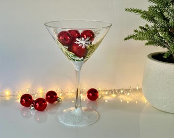 Painted winter martini glass, single Christmas cocktail glass, winter trees snowflakes martini lover gift, crystal snowflakes martini gift