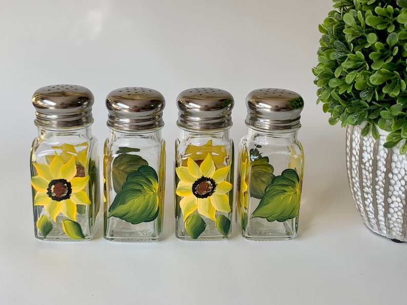 Jolanscrafts Salt and Pepper Shakers - Thumbnail 3