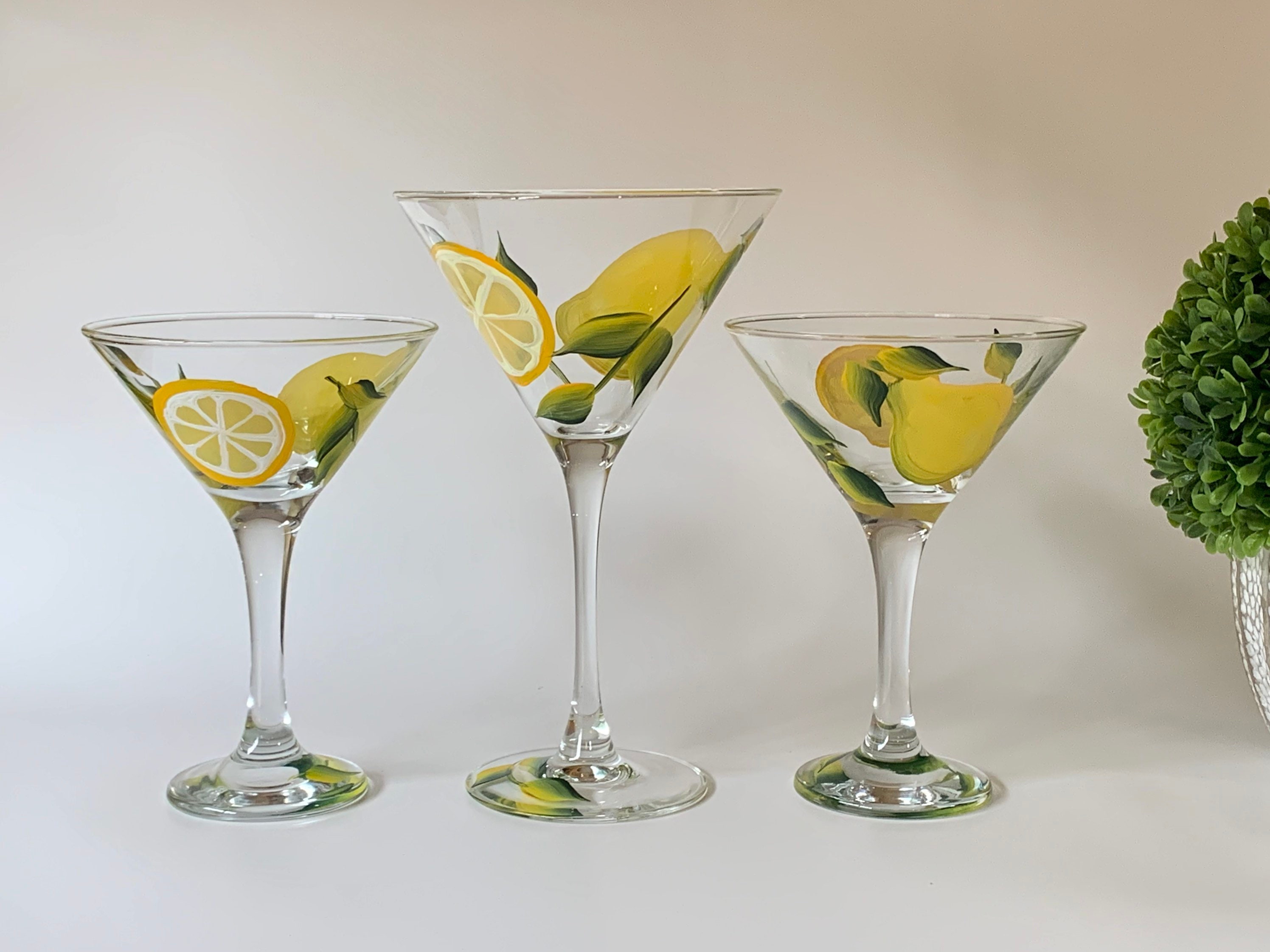 Hand Painted, Martini Glasses, Lemons Martini, Limoncello Martini, Lemon  Drop Martini, Painted Lemon Glass, Lemon Martini, Cocktail Glass -   Finland