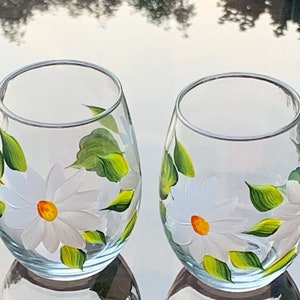 Painted wine glasses, stemless wine glass, candle holder, daisy glasses, white wine glass, painted glasses, spring wine glass