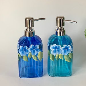 Painted blue soap dispenser, dish soap dispenser, liquid soap bottle, painted blue flowers, blue kitchen decor, housewarming gift for mom