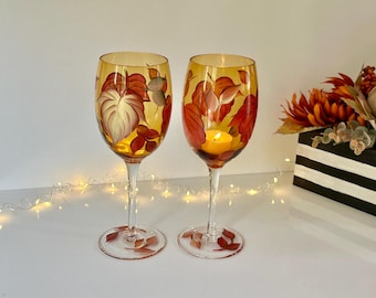 Fall leaves painted wine glasses, autumn goblet 21st birthday gift for her, Thanksgiving table decor colored fall glasses, fall wedding gift