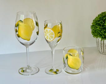 Painted wine glass lemons lemon slices sister in law gift, mom lemon kitchen decor, summer wedding gift citrus drink cocktail glass friend