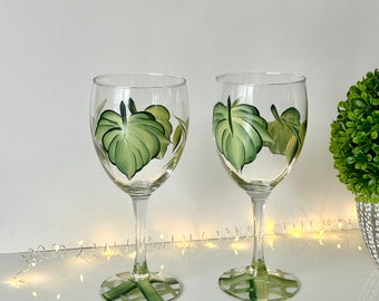 Hand painted wine glasses sage green leaves, nature lover wine goblet anniversary gift, wine lover gift basket idea, sister birthday gift