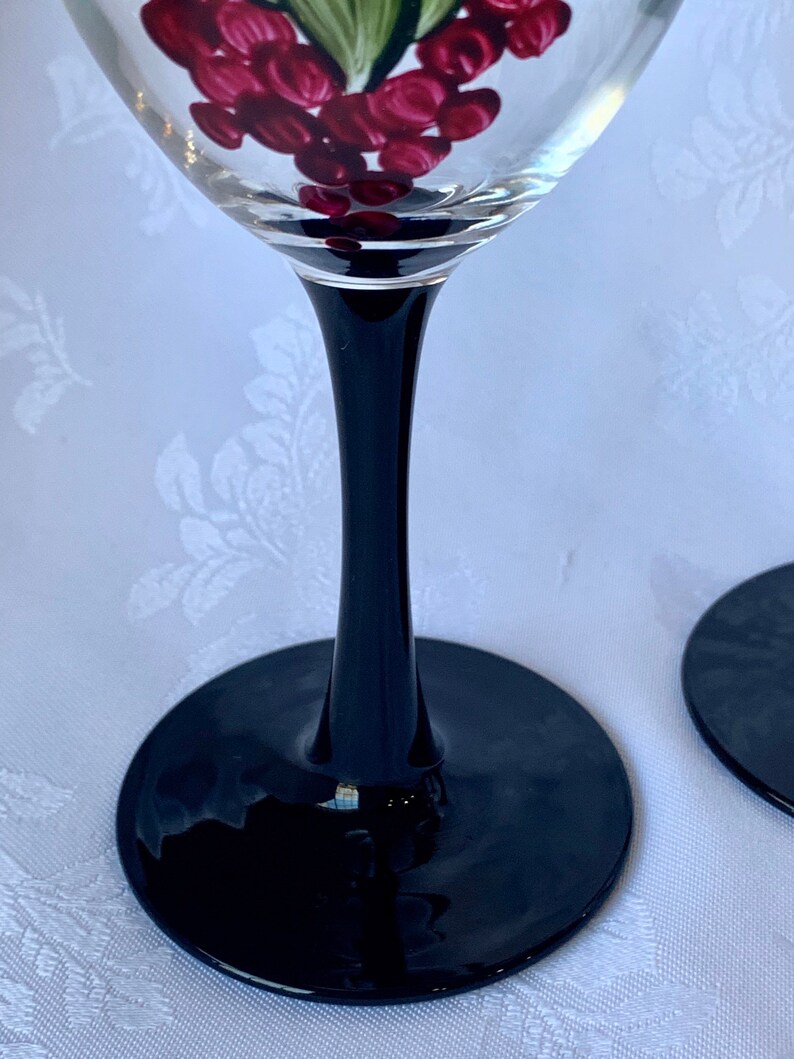 painted grapes wine lover gift wedding wine glass Father\u2019s Day gift wine goblet Painted wine glasses grapes glasses groomsmen gift