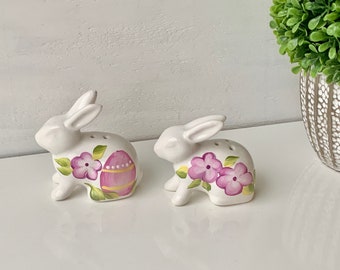 Painted bunny Easter shakers, spring floral salt pepper ceramic shakers, Easter bunny decor, Easter spring rabbit table decor
