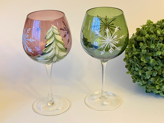 Painted Wine Glass Winter Christmas Trees, Wine Goblet, One Christmas Wine  Glass, Winter Gifts for Women, Unique Wine Glasses, Gifts for Her 