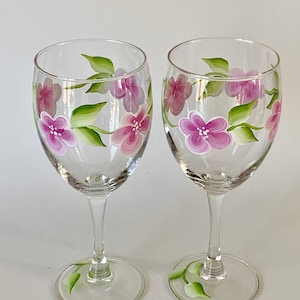Painted wine glasses pink flowers, 21st birthday gift for her, godmother gift, pink wedding gift, spring stemmed glasses, white wine goblet