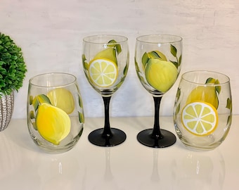 Painted lemons wine glasses, lemons and lemon slices, sister in law gift, godmother gift, summer wedding gift, citrus drink cup