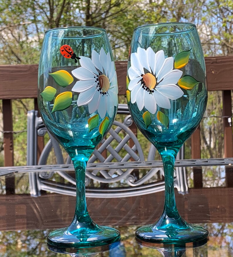 summer wine glass wine wedding gift. white wine glass wine goblet Hand painted wine glasses with daisies and a cute ladybug