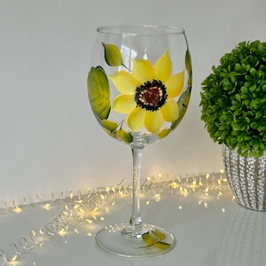 Sunflower painted wine glass, one red wine goblet 21st birthday gift for her, mother of the groom gift, sunflower lover wedding gift sister