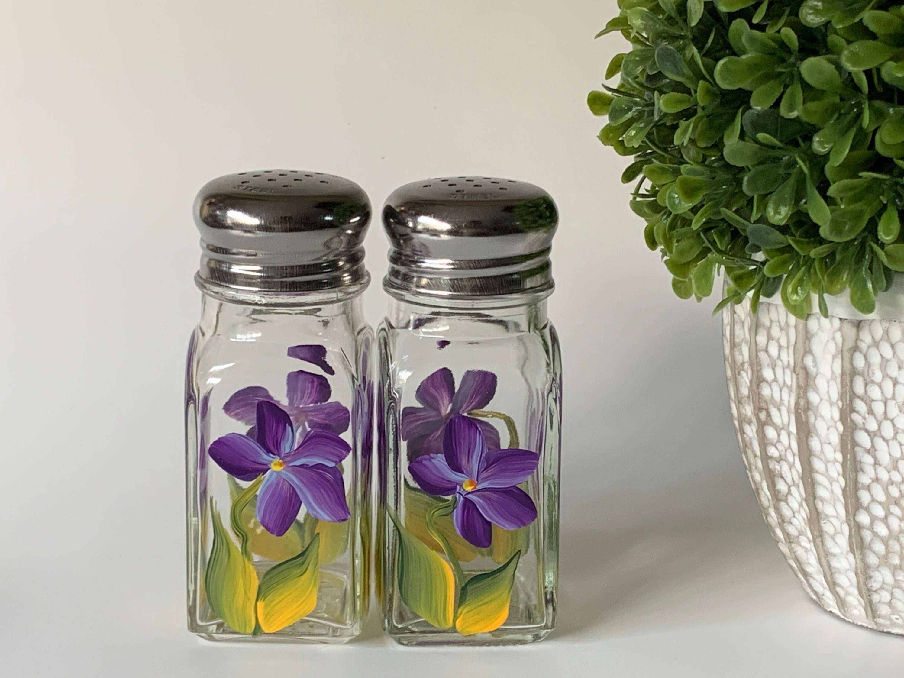 Painted Salt and Pepper Shakers With Violets, Shaker Set, Glass Shakers, Purple  Shakers, Birthday Gifts, Sister in Law Gift, Godmother Gift - Etsy, image size:2992x2244