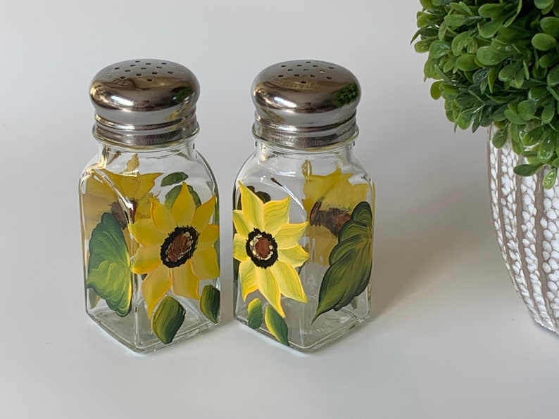 Jolanscrafts Salt and Pepper Shakers - Thumbnail 2