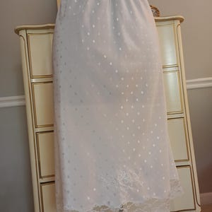 Crisp White, Vintage &quot;Sara Beth&quot; Lace and pearl trimmed Half Slip!