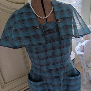 Vintage 1940s Unworn Sun dress with Removable Caplet and Double Gathering Pockets!