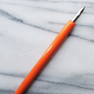 Orange Calligraphy straight nib pen holder. Wood finish. Elegant dip pen holder. Modern calligraphy. Calligraphy kit