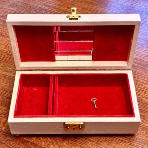 Vintage mirrored Jewelry Box, Red Velvet jewelry box, vintage lovers jewelry box, vintage locking jewelry box