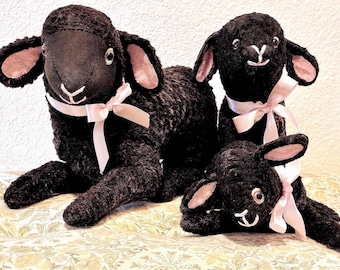 Conjunto de corderitos de peluche de lana vintage, ovejas negras rizadas, trío coleccionable estilo Steiff