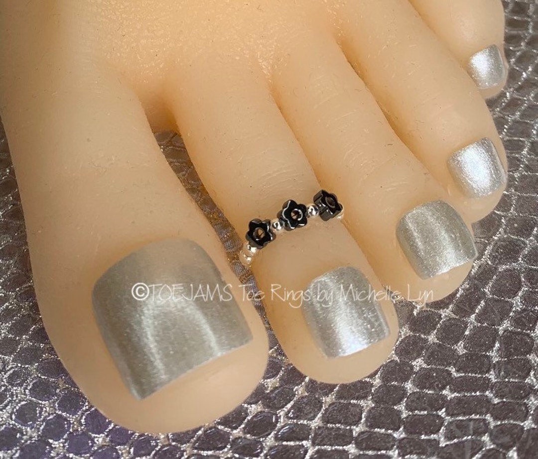 Dainty Black Daisy Chain Flower Toe Ring Stretch Elastic Toe Etsy