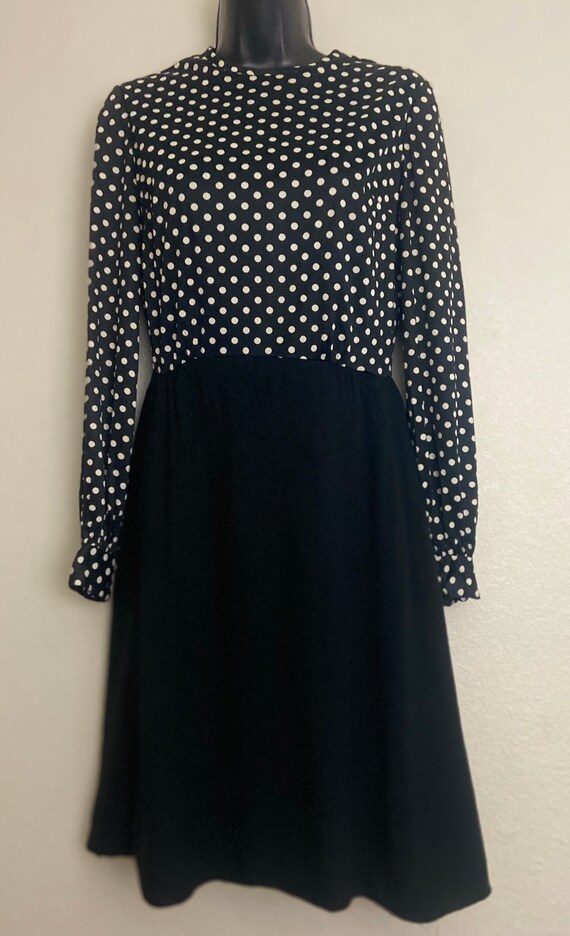 1950s 1960s black white polkadot print flared A-l… - image 9